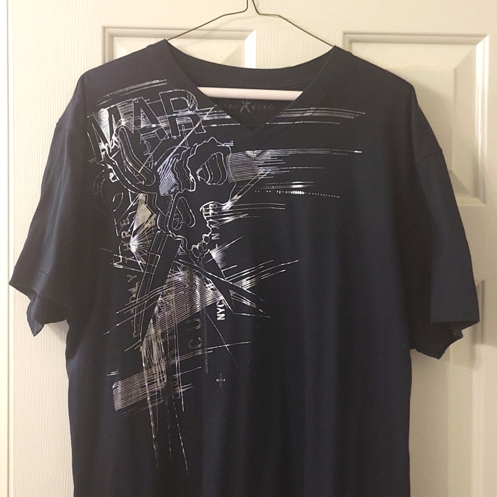 V Neck Marc Ecko XL T-Shirt